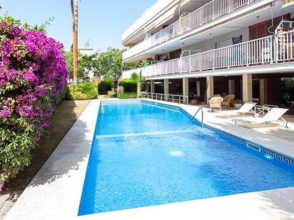 Piscina de Pis en venda en Castelldefels amb Terrassa