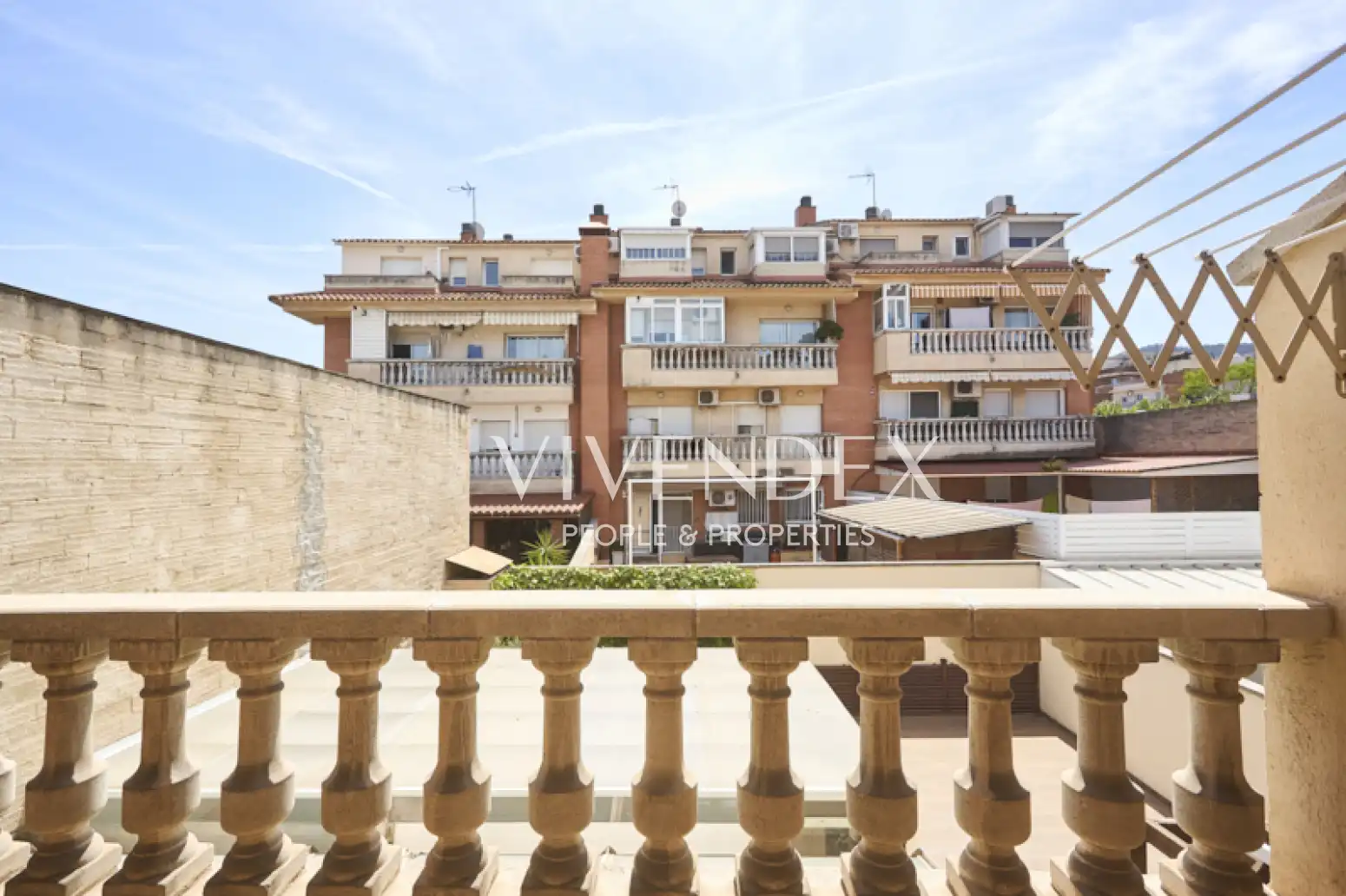 Exterior view of Houses for sale in Sant Vicenç Dels Horts  with Terrace