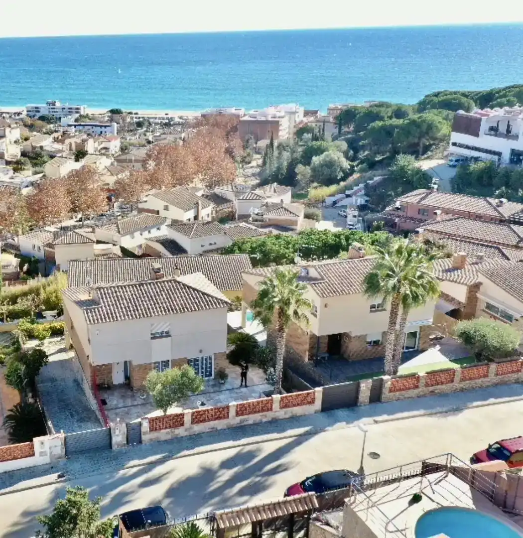 Vista exterior de Casa o xalet en venda en Canet de Mar
