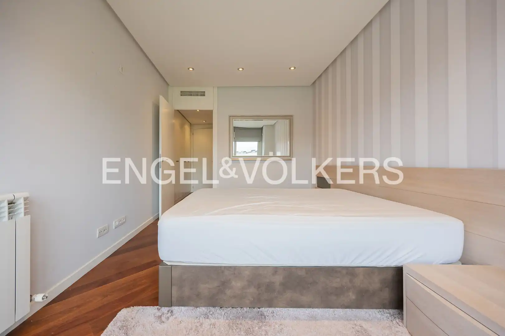 Bedroom of Flat for sale in Bilbao   with Air Conditioner, Heating and Parquet flooring