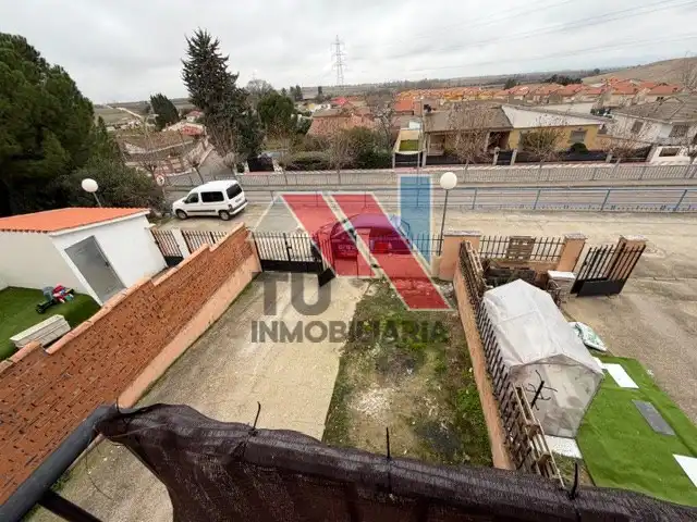 Terrassa de Casa o xalet en venda en Otero amb Calefacció, Jardí privat i Balcó