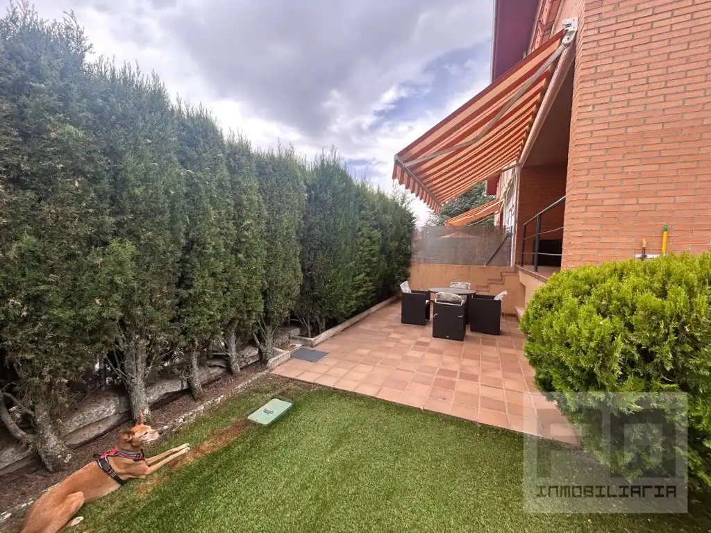 Garden of Houses for rent in Las Navas del Marqués 