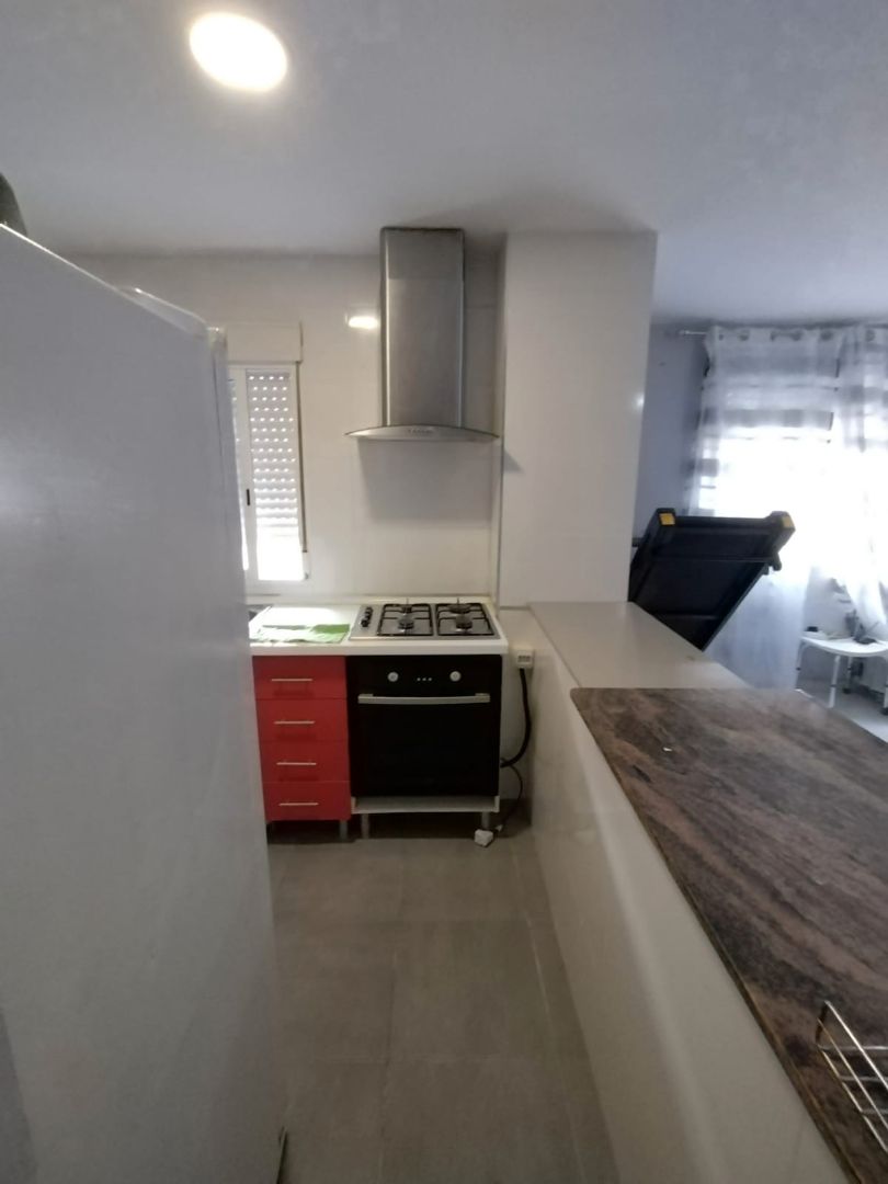 Cuina de Pis en venda en Gandia amb Moblat i Forn