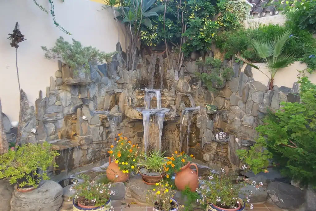 Jardí de Casa o xalet en venda en Alhaurín de la Torre amb Aire condicionat, Jardí privat i Piscina