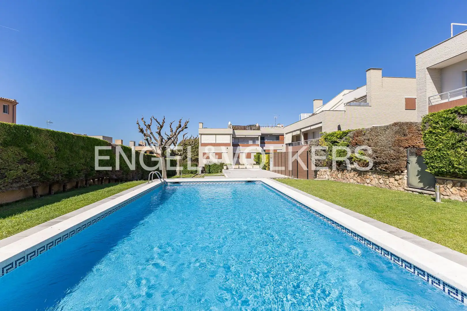 Piscina de Dúplex en venta en Torredembarra con Aire acondicionado, Calefacción y Terraza