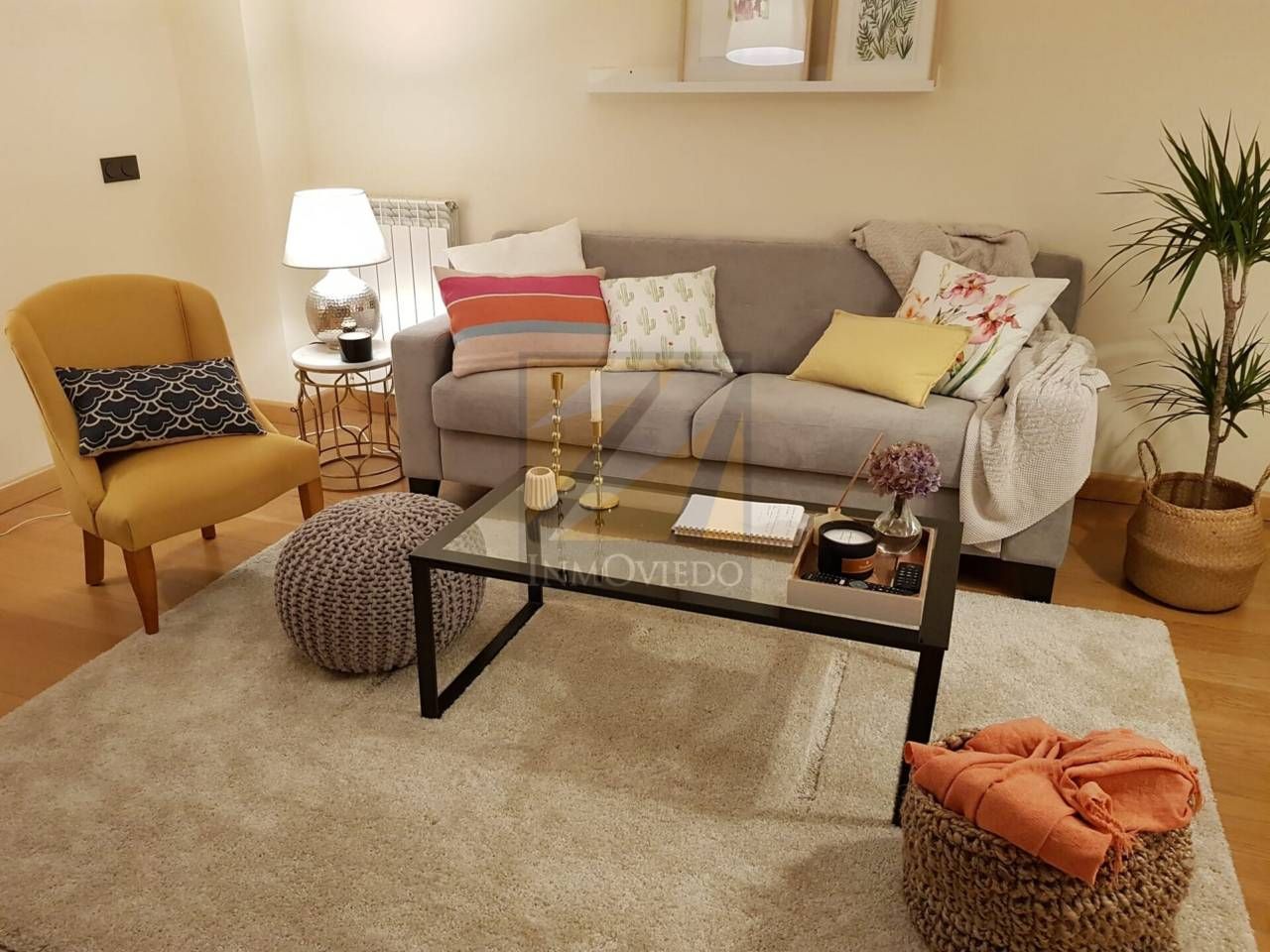 Living room of Flat to rent in Oviedo   with Heating, Terrace and Furnished