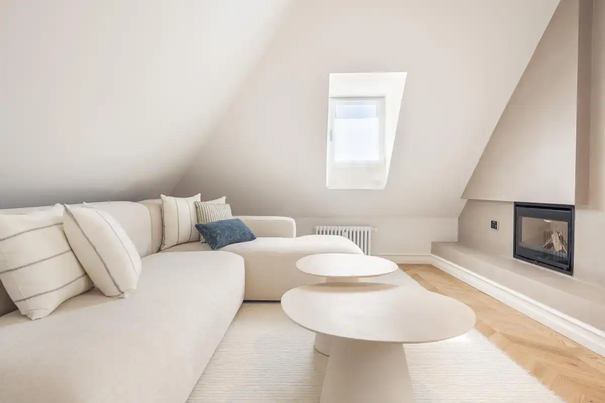 Sala d'estar de Àtic en venda en Madrid amb Aire condicionat, Calefacció i Jardí privat