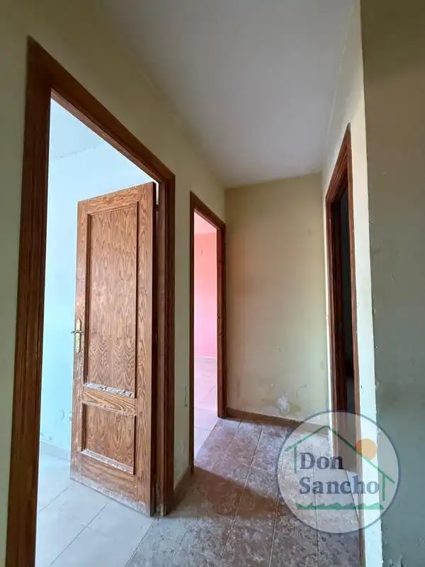 Casa adosada en venda en Mucientes amb Terrassa