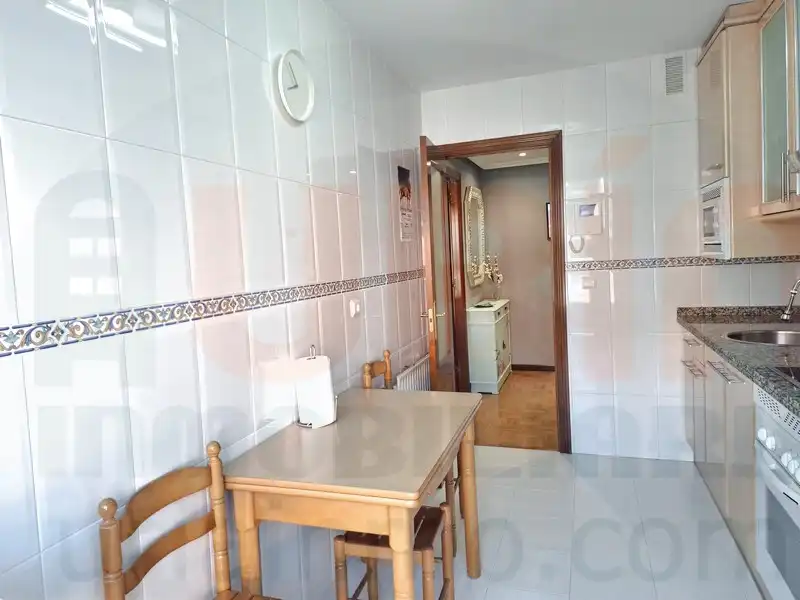 Kitchen of Flat for rent in Oviedo   with Heating, Storage room and Furnished