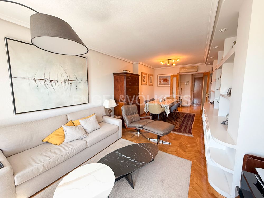 Sala de estar de Apartamento de alquiler en  Madrid Capital con Aire acondicionado, Calefacción y Se aceptan mascotas