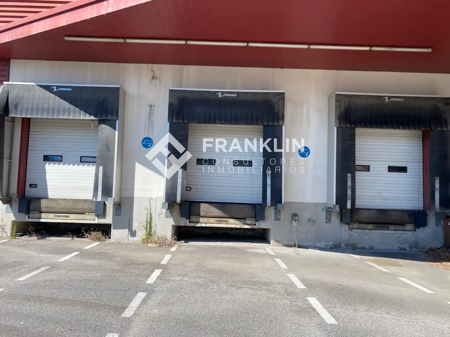 Außenansicht von Fabrikhallen zur Miete in Sant Celoni