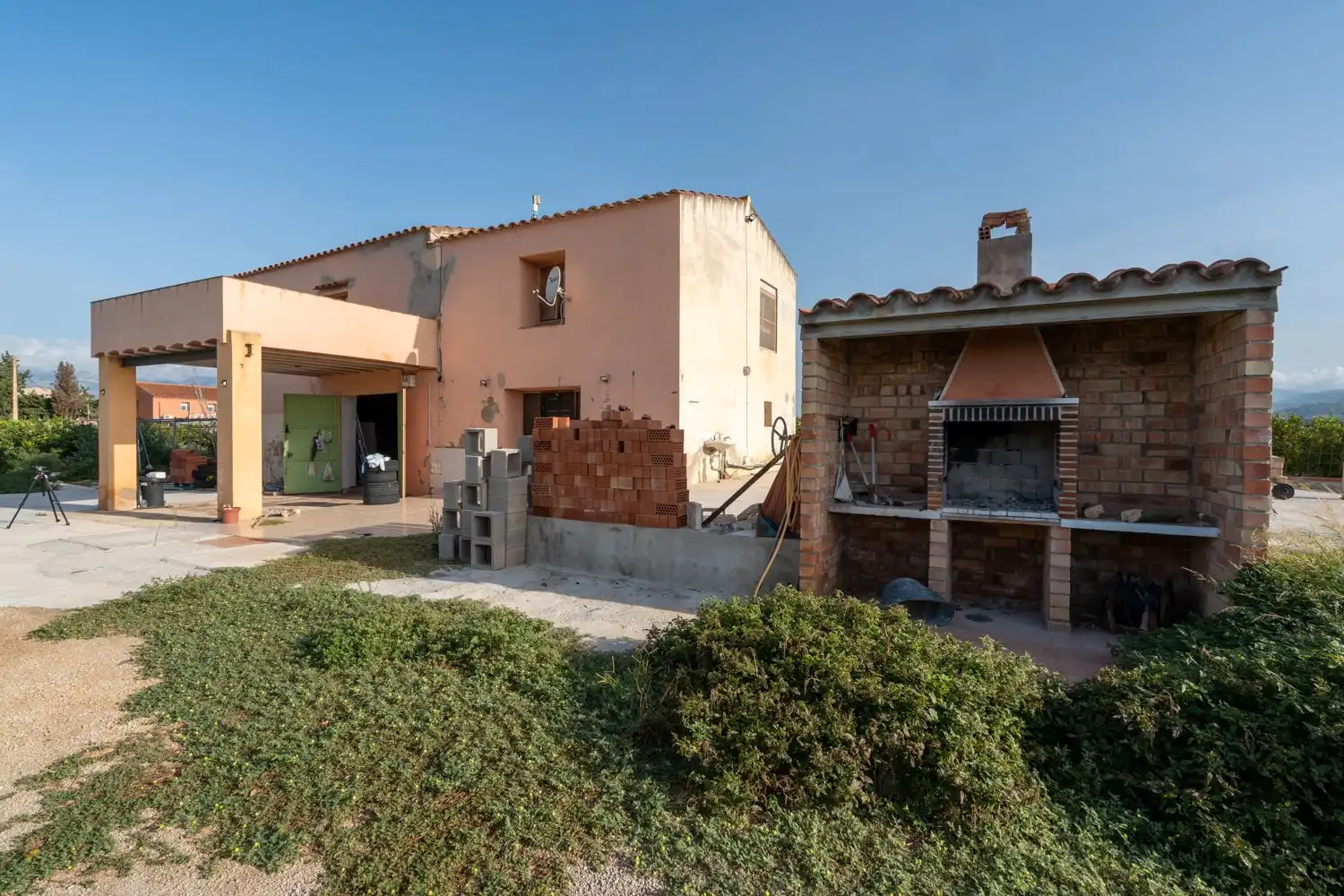 Außenansicht von Country house zum Verkauf in Tortosa mit Privatgarten, Terrasse und Abstellraum