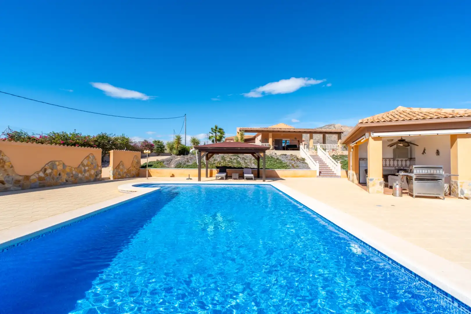 Piscina de Casa o xalet en venda en Albatera amb Aire condicionat, Calefacció i Jardí privat