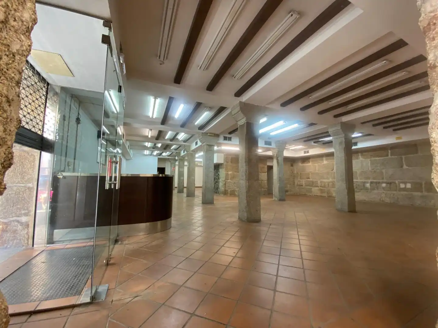 Local de alquiler en Ourense Capital  con Calefacción, Terraza y Amueblado