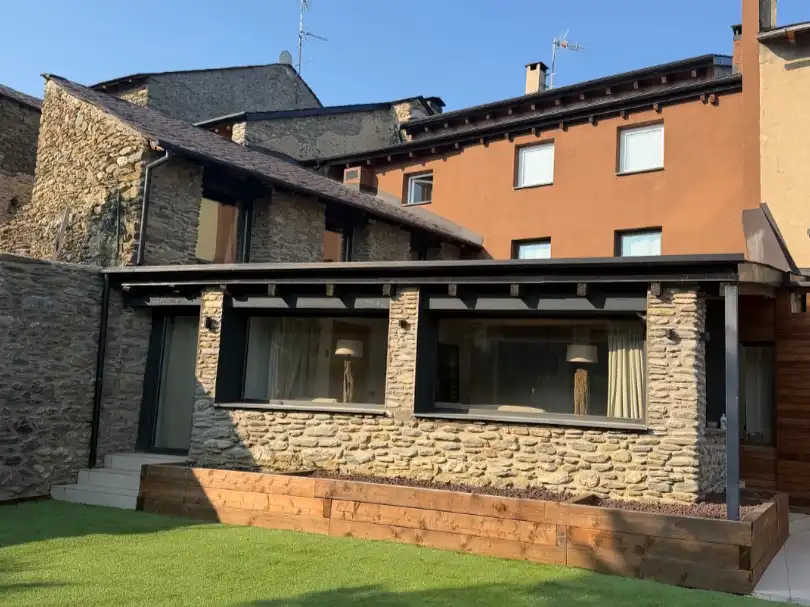 House with garden for sale in Plaça Major 1