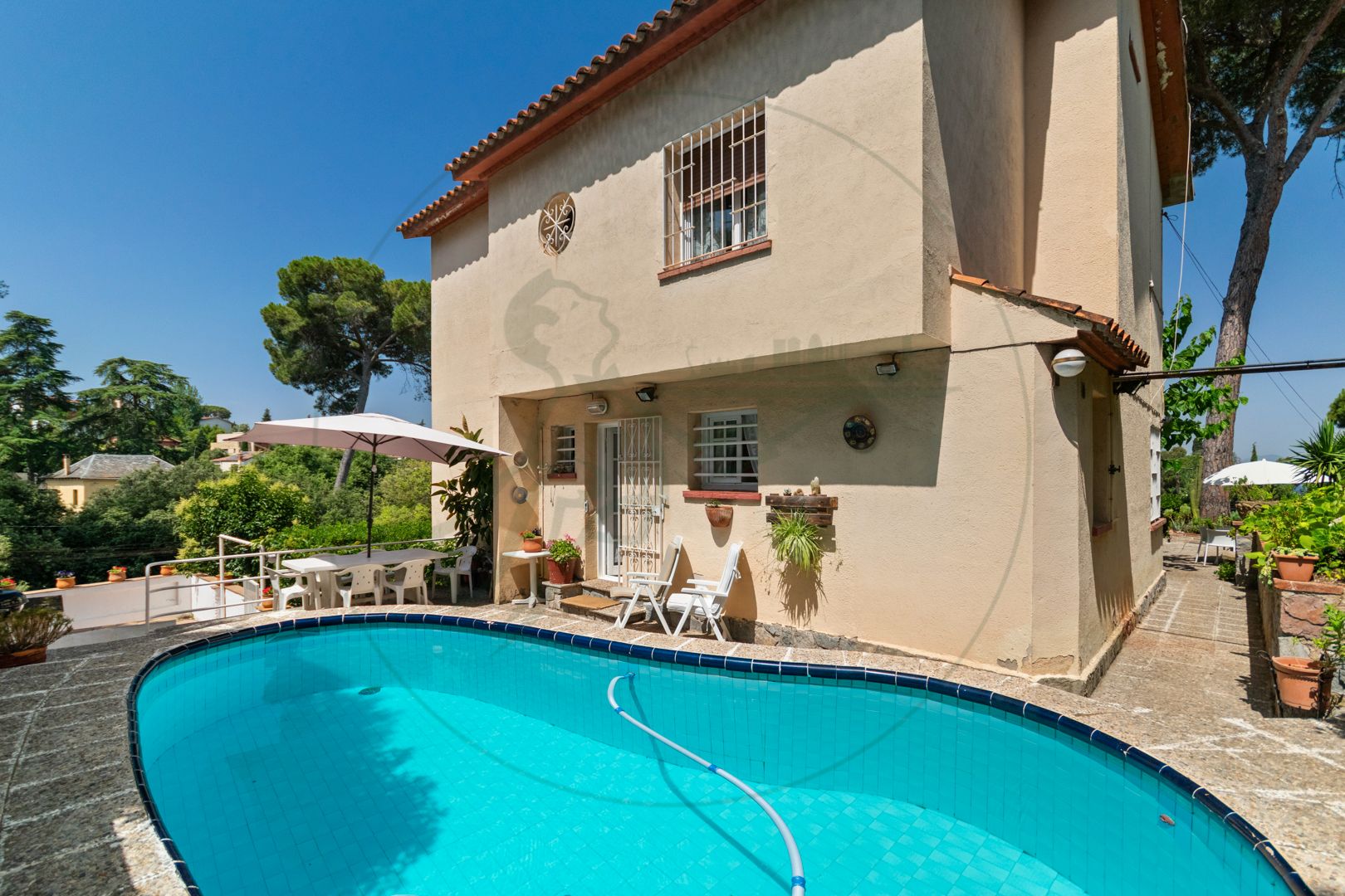 Piscina de Casa o xalet en venda en Sant Cugat del Vallès amb Calefacció, Jardí privat i Parquet
