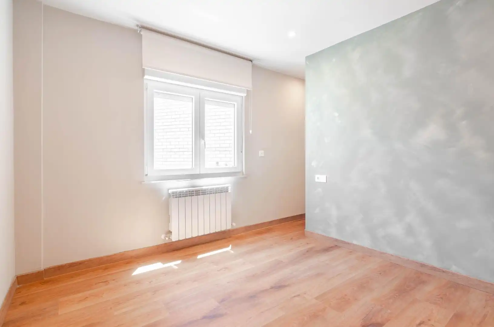 Bedroom of Flat for sale in Langreo  with Heating