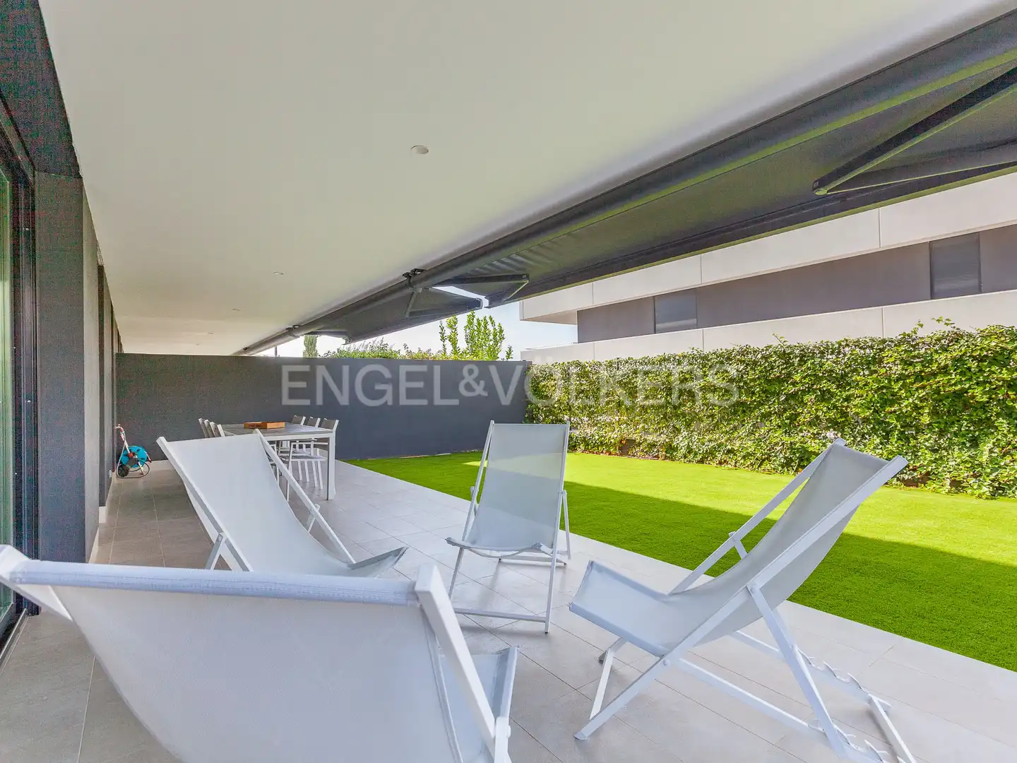 Terrasse von Wohnungen zur Miete in Sitges mit Klimaanlage, Heizung und Privatgarten