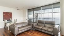 Sala d'estar de Apartament en venda en  Barcelona Capital amb Aire condicionat, Calefacció i Parquet