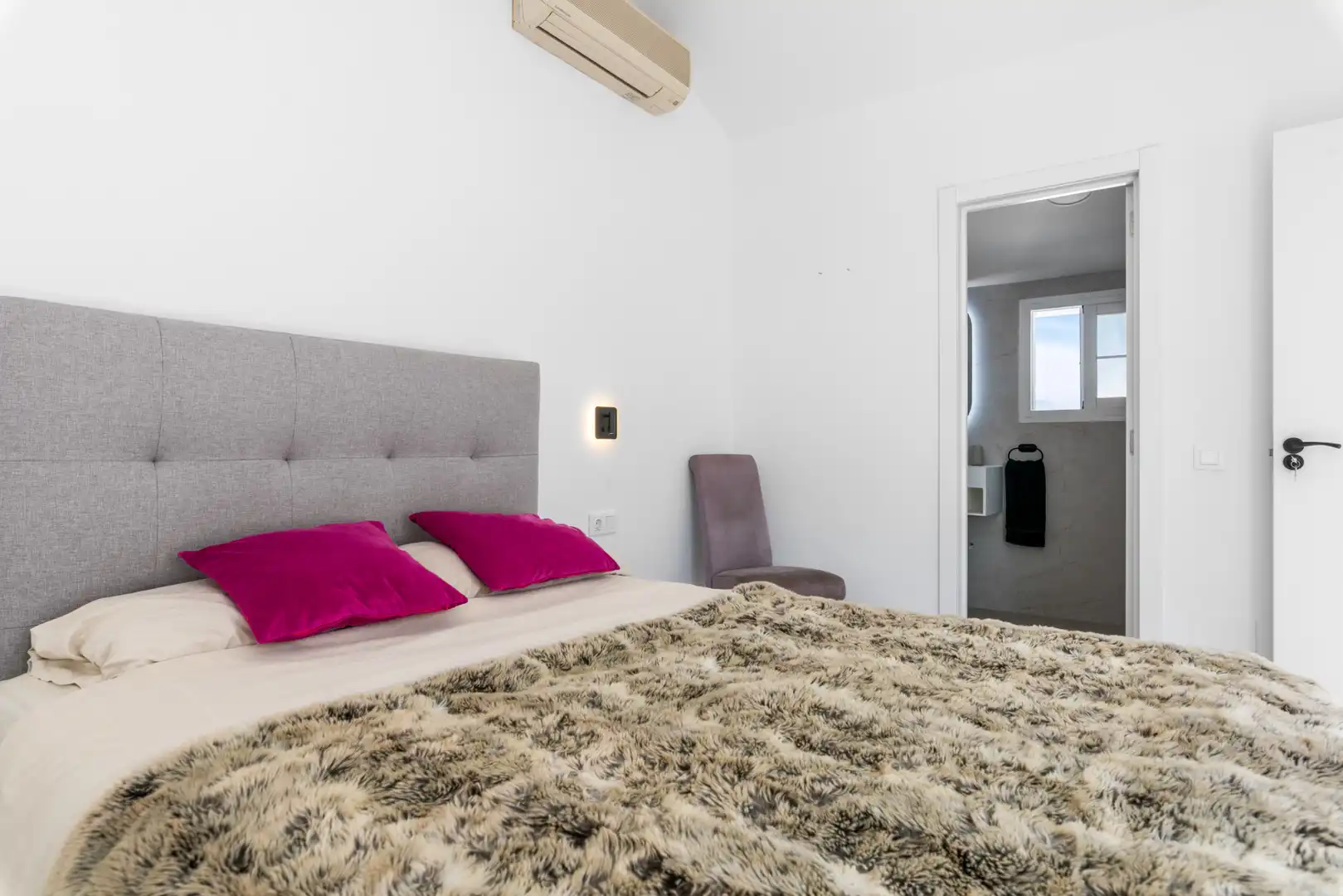 Habitación de Casa o chalet en venta en Estepona con Aire acondicionado, Jardín privado y Terraza