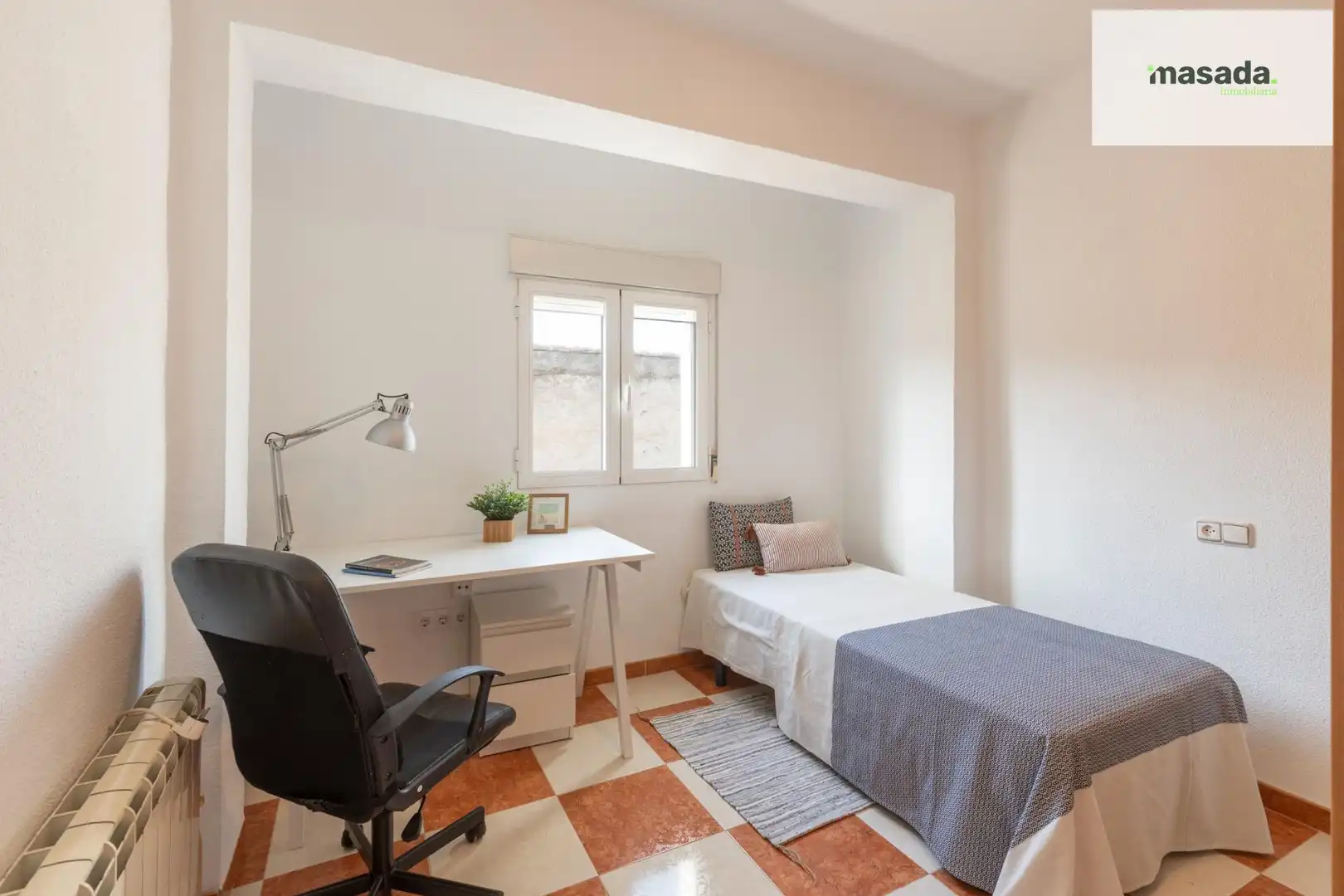 Habitación de Piso en venta en Granada con Terraza y Amueblado