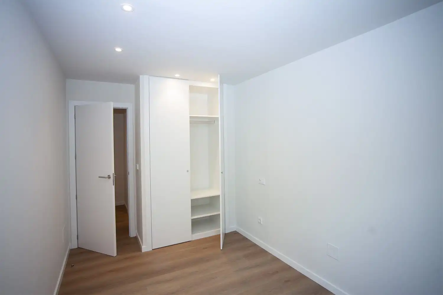 Dormitori de Apartament en venda en Santiago de Compostela  amb Calefacció i Traster