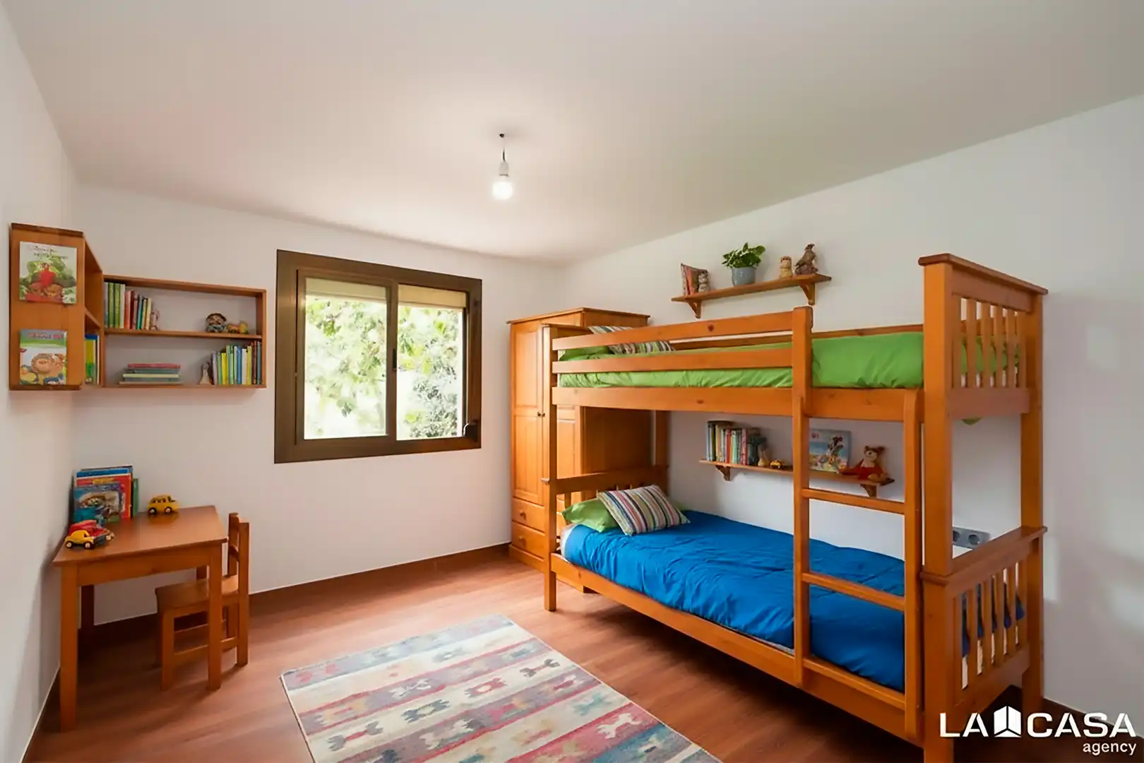 Habitación de Ático en venta en L'Hospitalet de Llobregat con Balcón