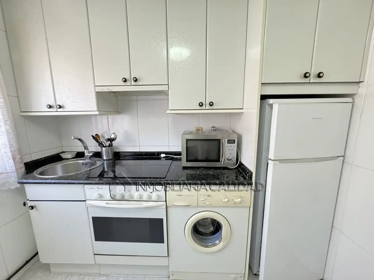 Cocina de Piso de alquiler en Burgos con Calefacción, Terraza y Amueblado