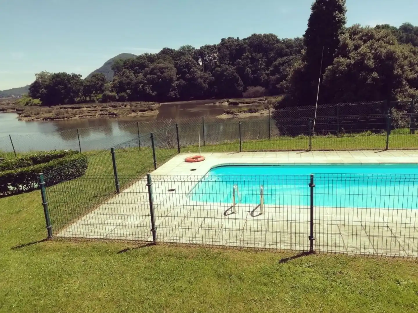 Piscina de Pis en venda en Bárcena de Cicero amb Calefacció, Traster i Moblat