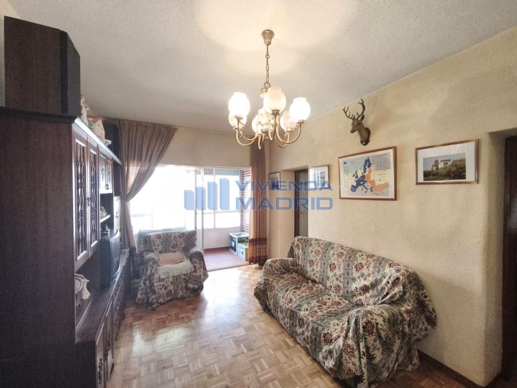 Living room of Flat for sale in  Madrid Capital  with Heating