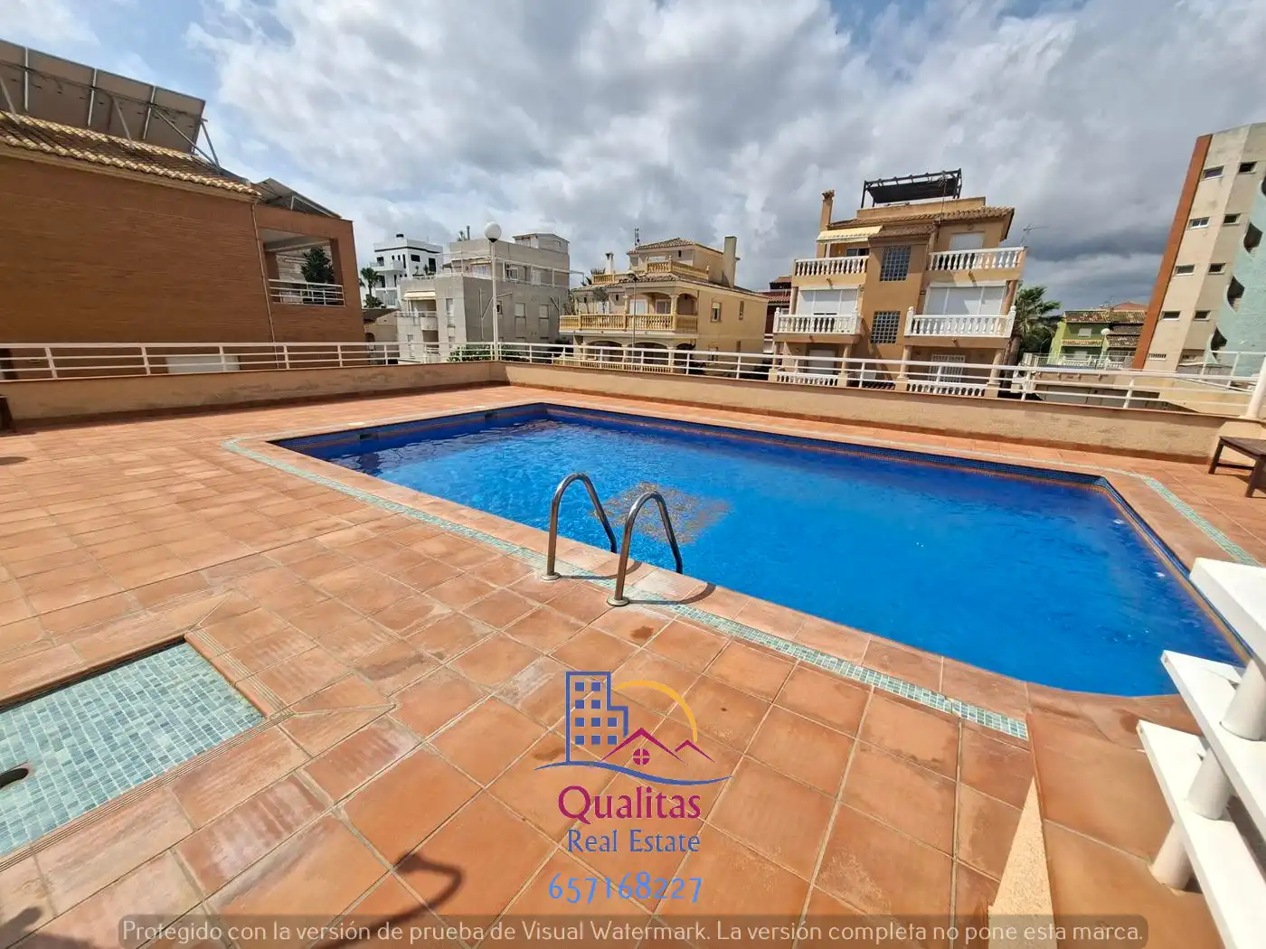 Piscina de Apartamento de alquiler en Oliva con Aire acondicionado, Calefacción y Terraza