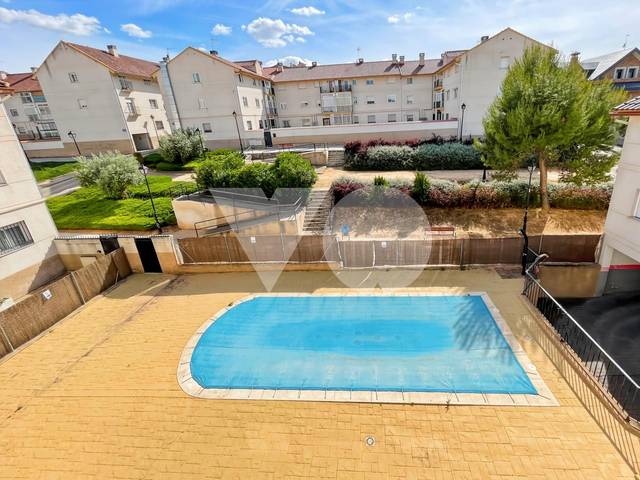 Piso en Venta en Camilo José Cela en Campo Real
