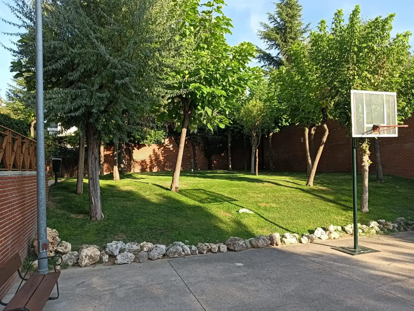 Jardín de Piso en venta en Las Rozas de Madrid con Calefacción, Jardín privado y Piscina comunitaria