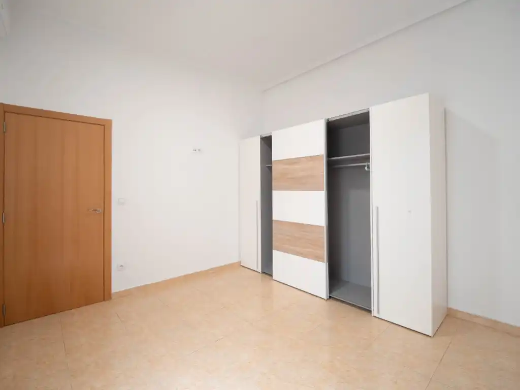 Planta baja en venta en La Pobla de Vallbona con Aire acondicionado, Calefacción y Terraza