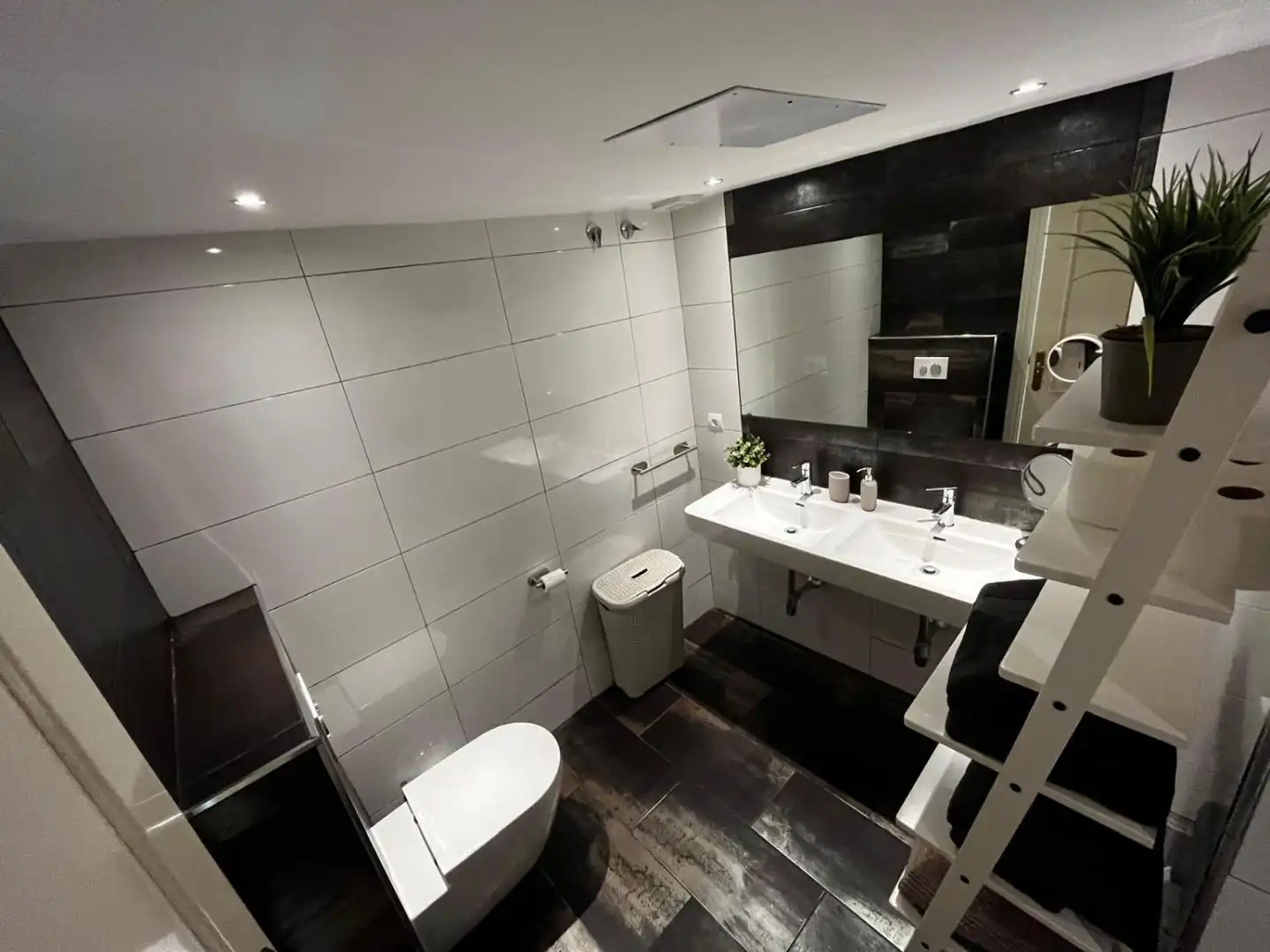 Bathroom of Apartments for rent in Benalmádena  with Air Conditioner, Heating and Terrace