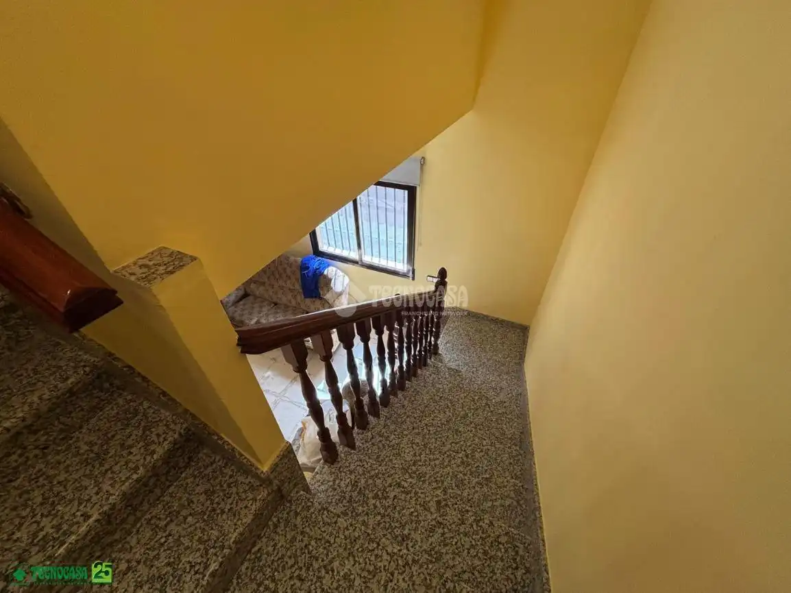 Casa adosada en venda en Granátula de Calatrava amb Aire condicionat