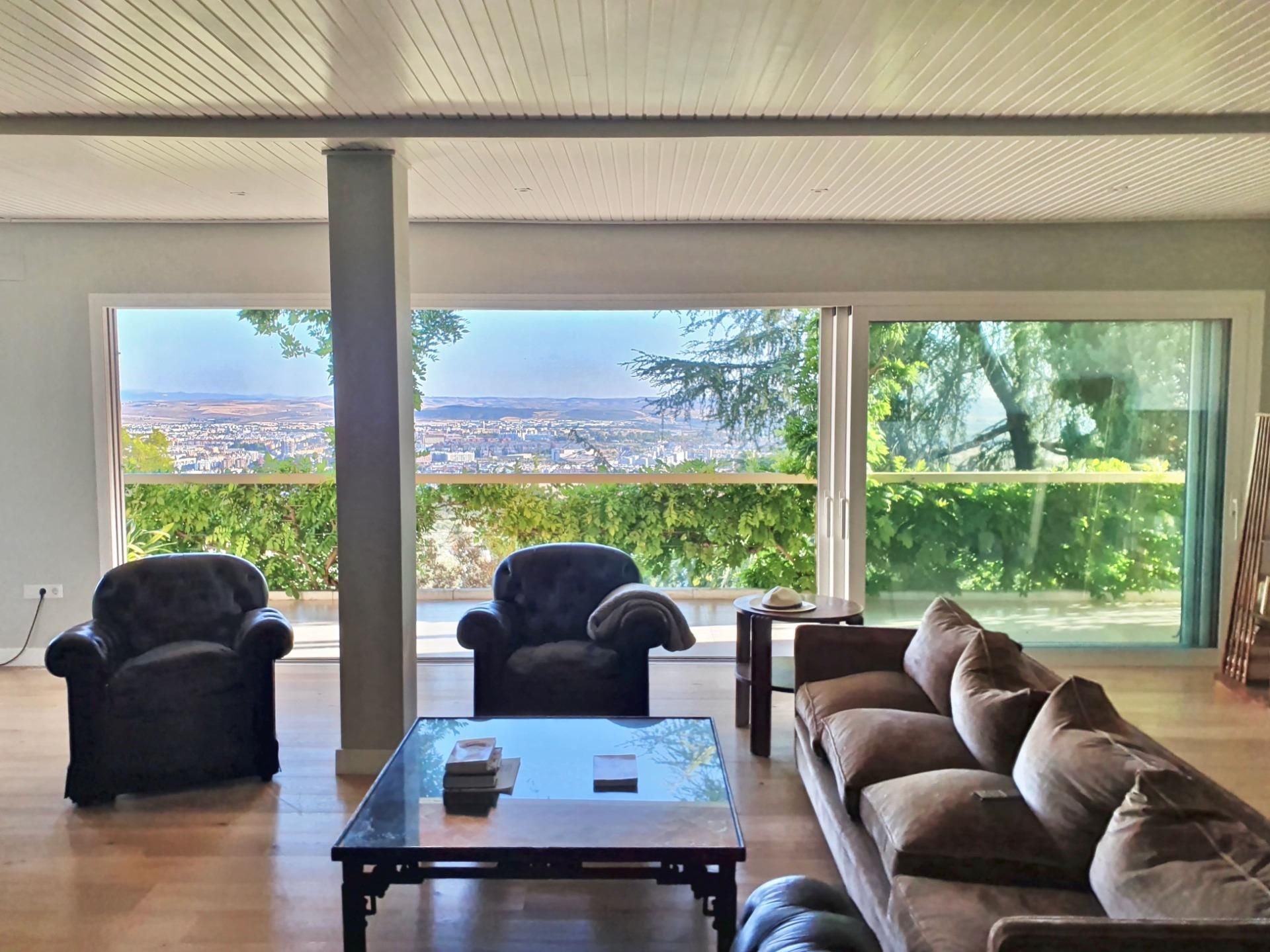 Sala d'estar de Casa o xalet en venda en  Córdoba Capital amb Aire condicionat, Calefacció i Jardí privat