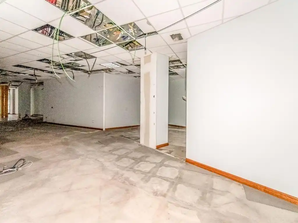 Business premises for sale in Calle de las Huelgas, imagen 4