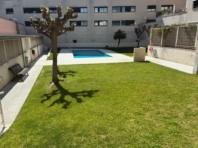 Swimming pool of Flat for sale in Sant Feliu de Llobregat  with Air Conditioner, Heating and Private garden