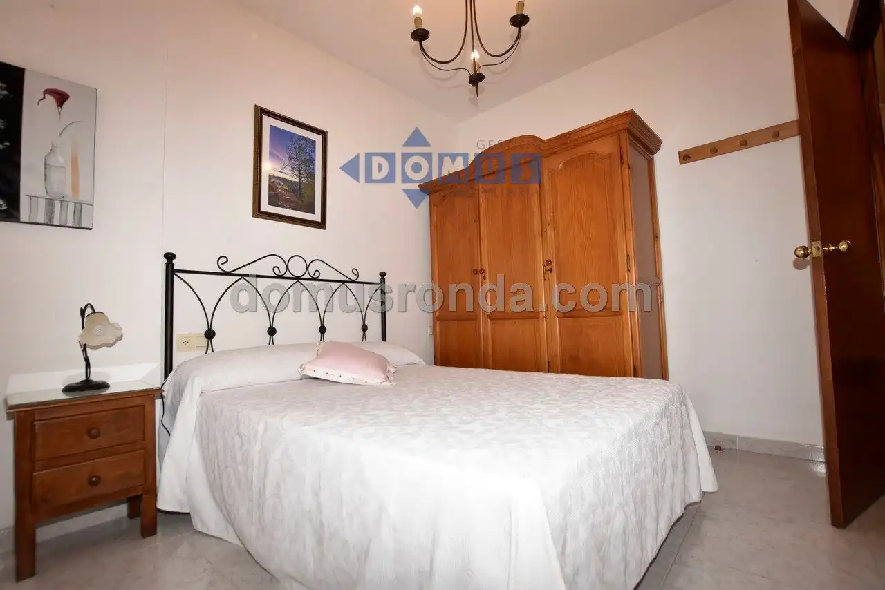 Habitación de Piso en venta en Ronda con Trastero, Amueblado y Lavadora