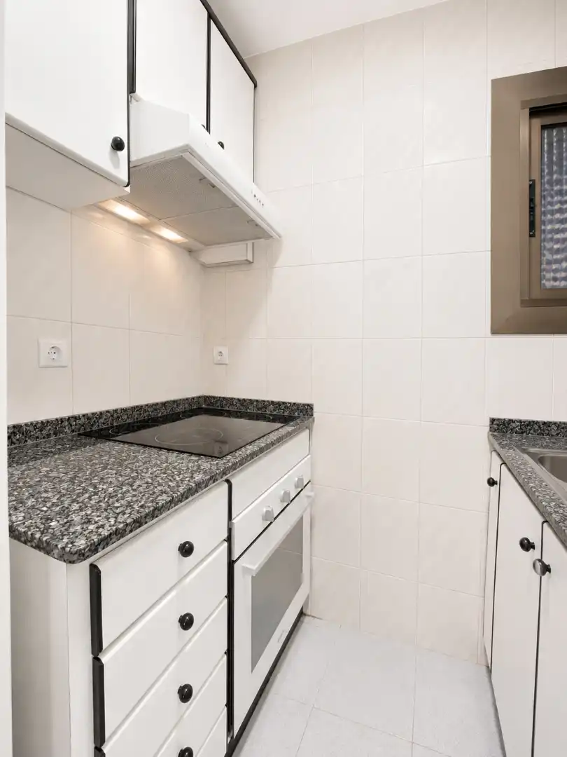 Cocina de Piso en venta en Badalona con Parquet, Amueblado y Horno