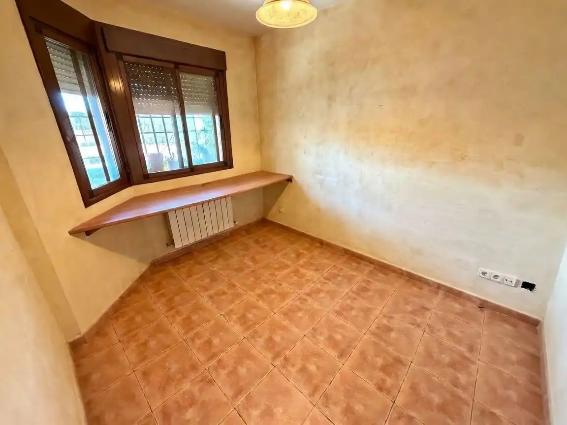 Detached house with pool for sale in Pioz, imagen 3