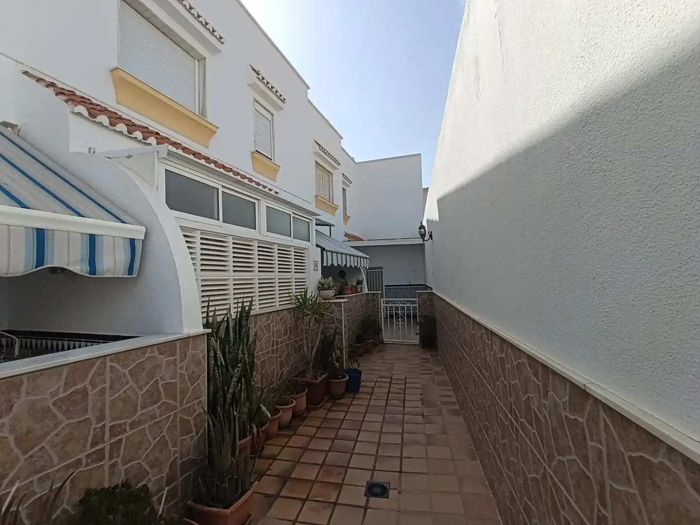 Vista exterior de Casa o xalet en venda en El Ejido amb Aire condicionat, Terrassa i Moblat