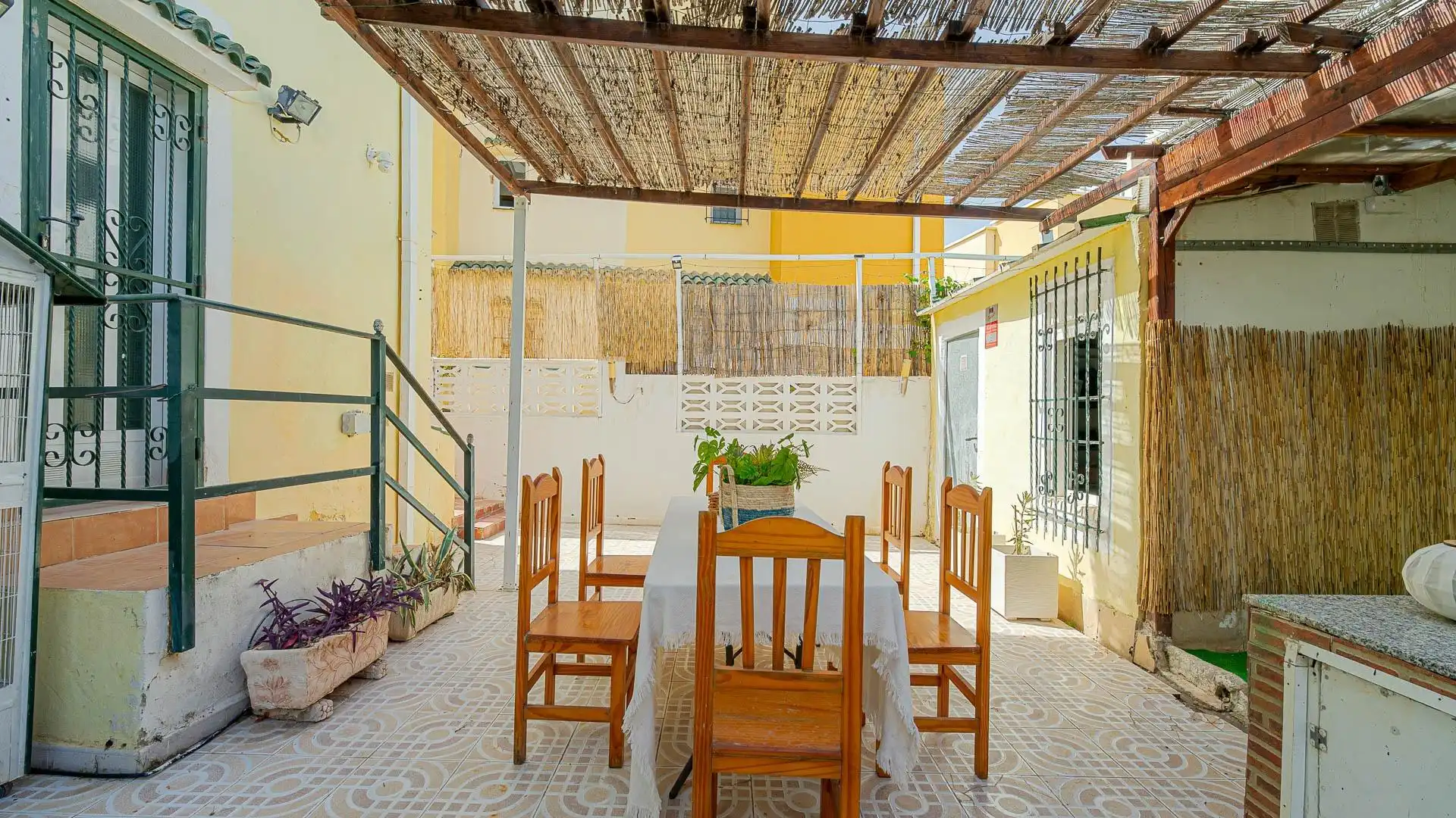 Terraza de Casa adosada en venta en Orihuela con Aire acondicionado, Calefacción y Jardín privado