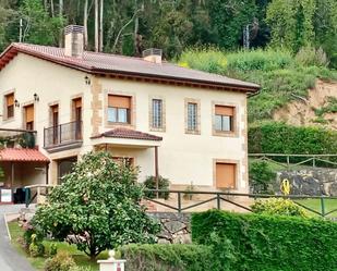 Vista exterior de Casa o xalet en venda en Gijón  amb Terrassa