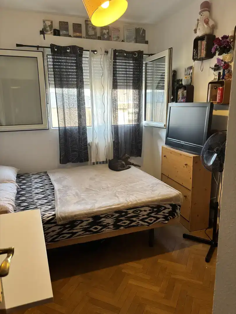 Bedroom of Flat for share in Las Rozas de Madrid  with Parquet flooring, Swimming Pool and Furnished