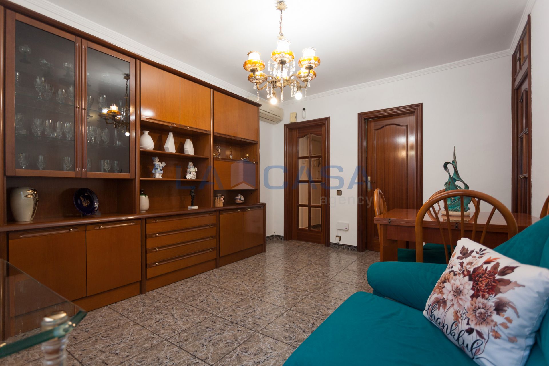 Wohnzimmer von Wohnung zum Verkauf in L'Hospitalet de Llobregat mit Klimaanlage, Heizung und Ofen