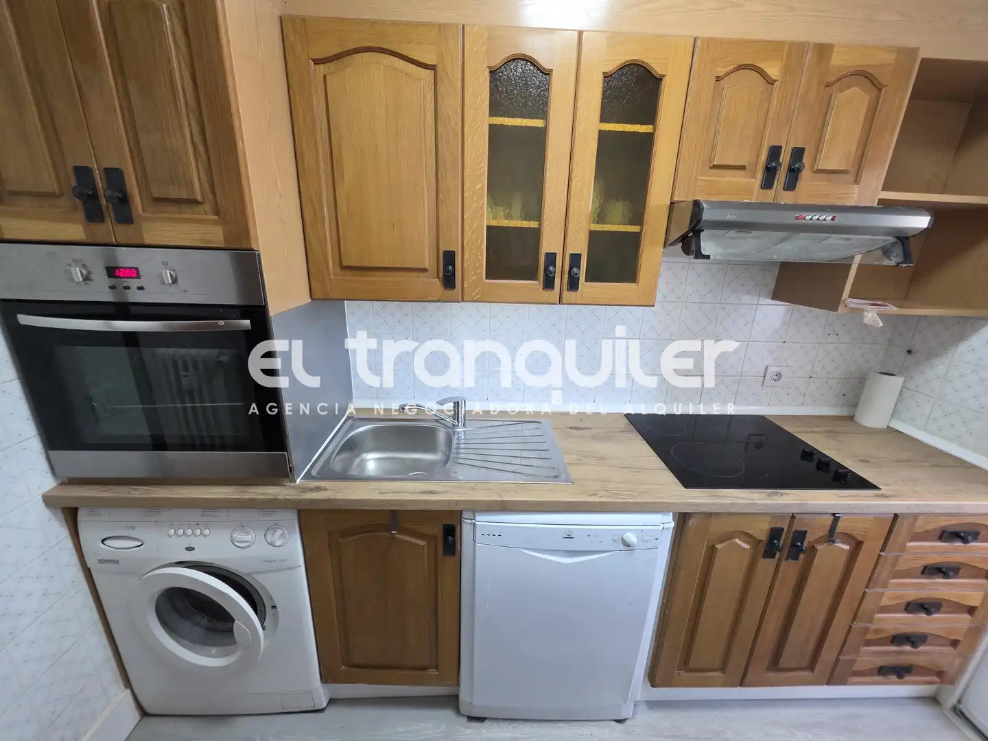 Kitchen of Flat for rent in Madrid  with Air Conditioner, Terrace and Furnished