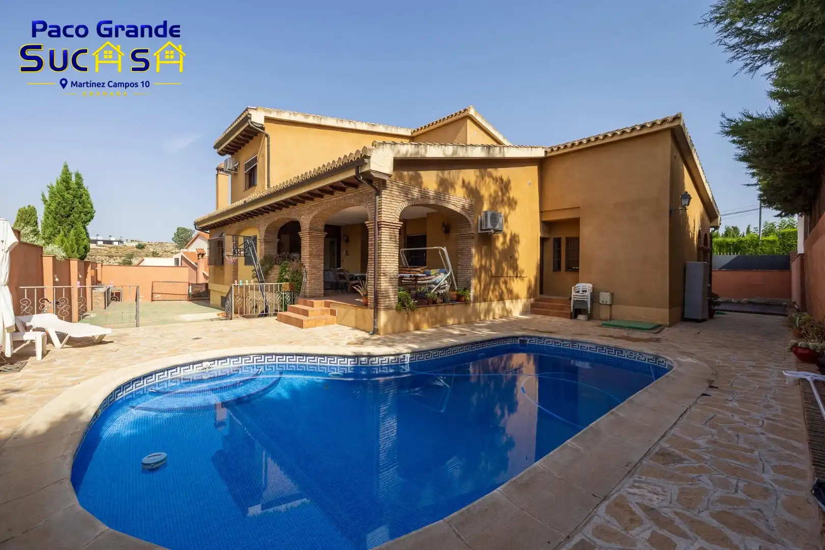 Chalet con piscina en venta en Calle RIOJA 7