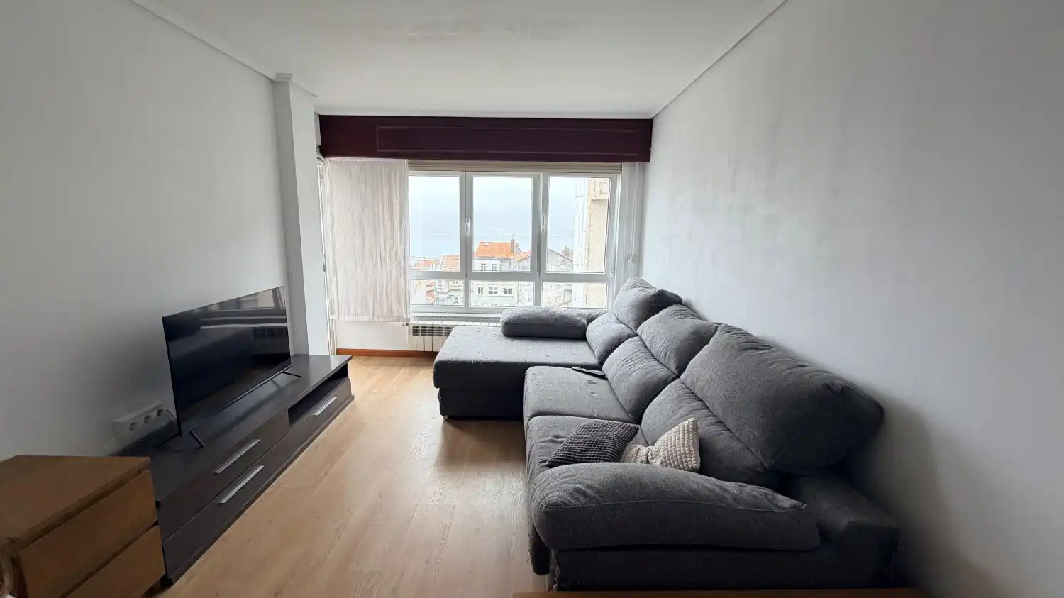 Living room of Flat for sale in Mugardos  with Heating, Terrace and Furnished